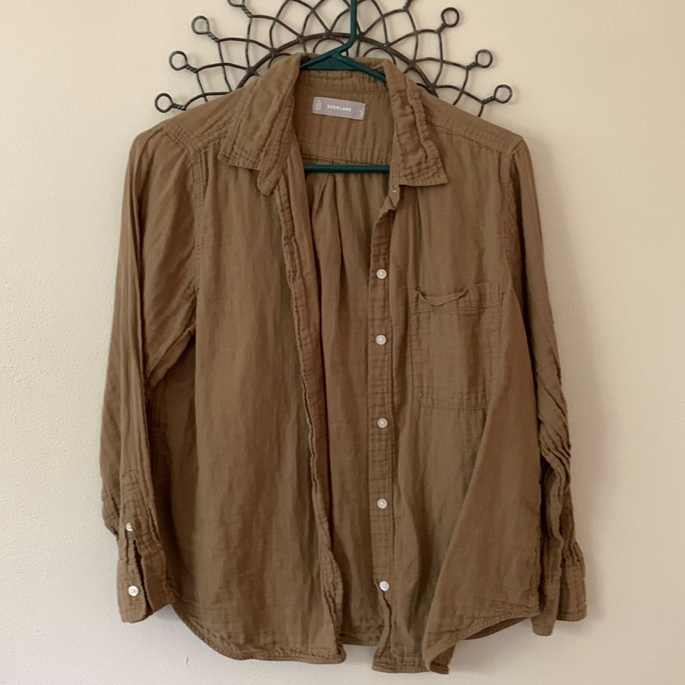 Everlane shrunken style shirt